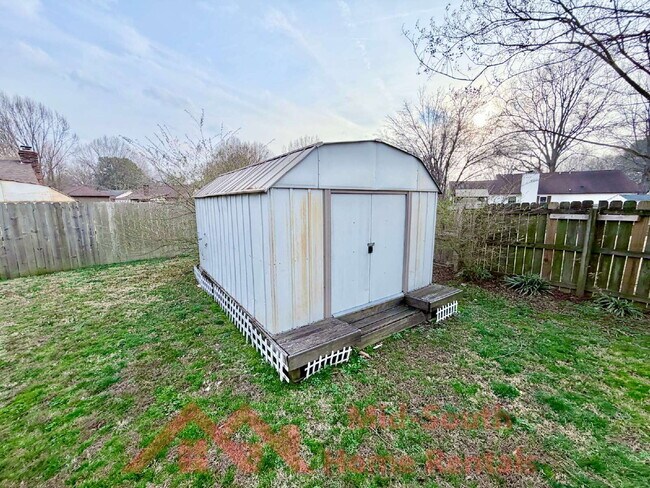 Building Photo - 465 Shelton Rd
