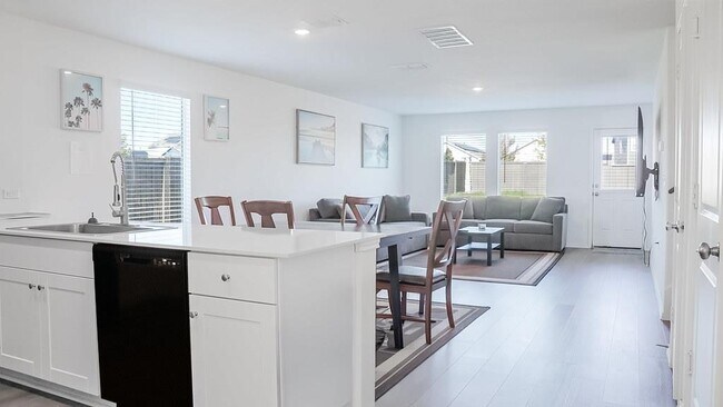 Building Photo - 2400 Willkomen Wy