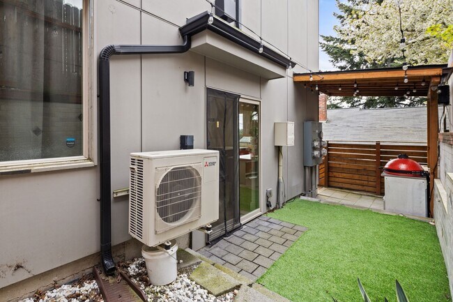 Building Photo - Stunning West Queen Anne Retreat with Iconic Puget Sound Views