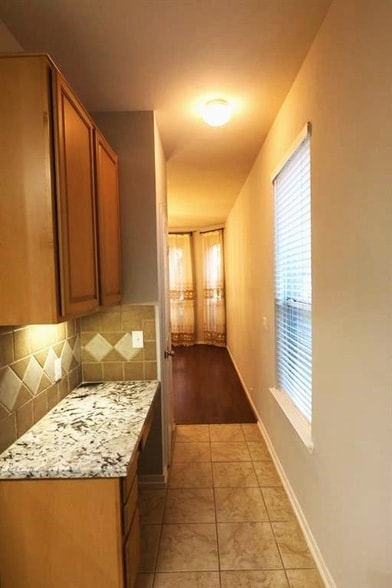 Building Photo - 2511 Sun Spot Ln