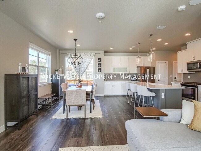 Building Photo - 8875 Yates Dr