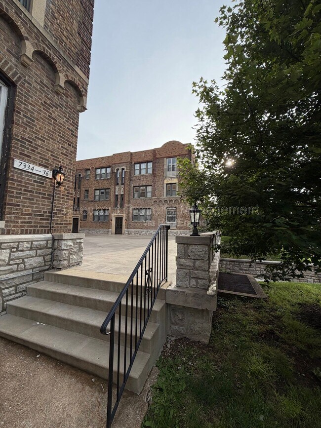 Building Photo - 7340 Forsyth Blvd
