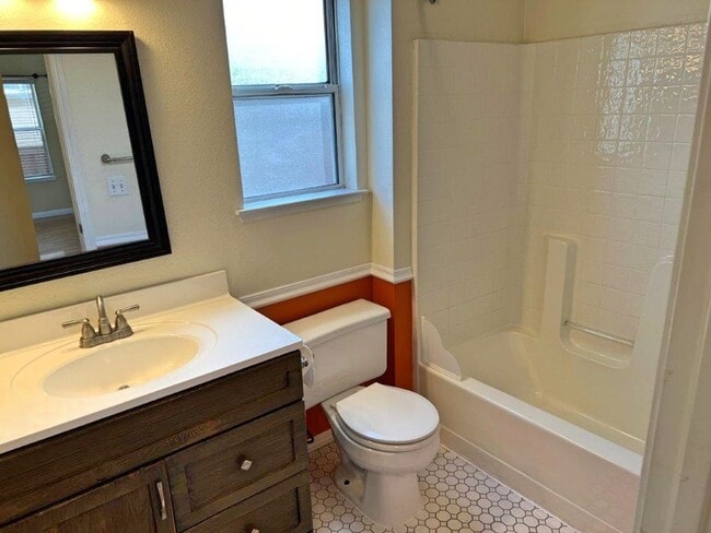 Building Photo - Modern 4 Bedroom 3 Bath Close to Marina Suisun City *Star Rentals