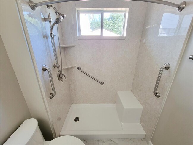 Building Photo - 4226 Daisy Meadow Dr