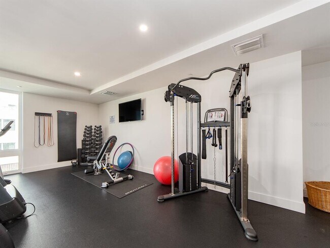 Building Photo - 15 Avalon St