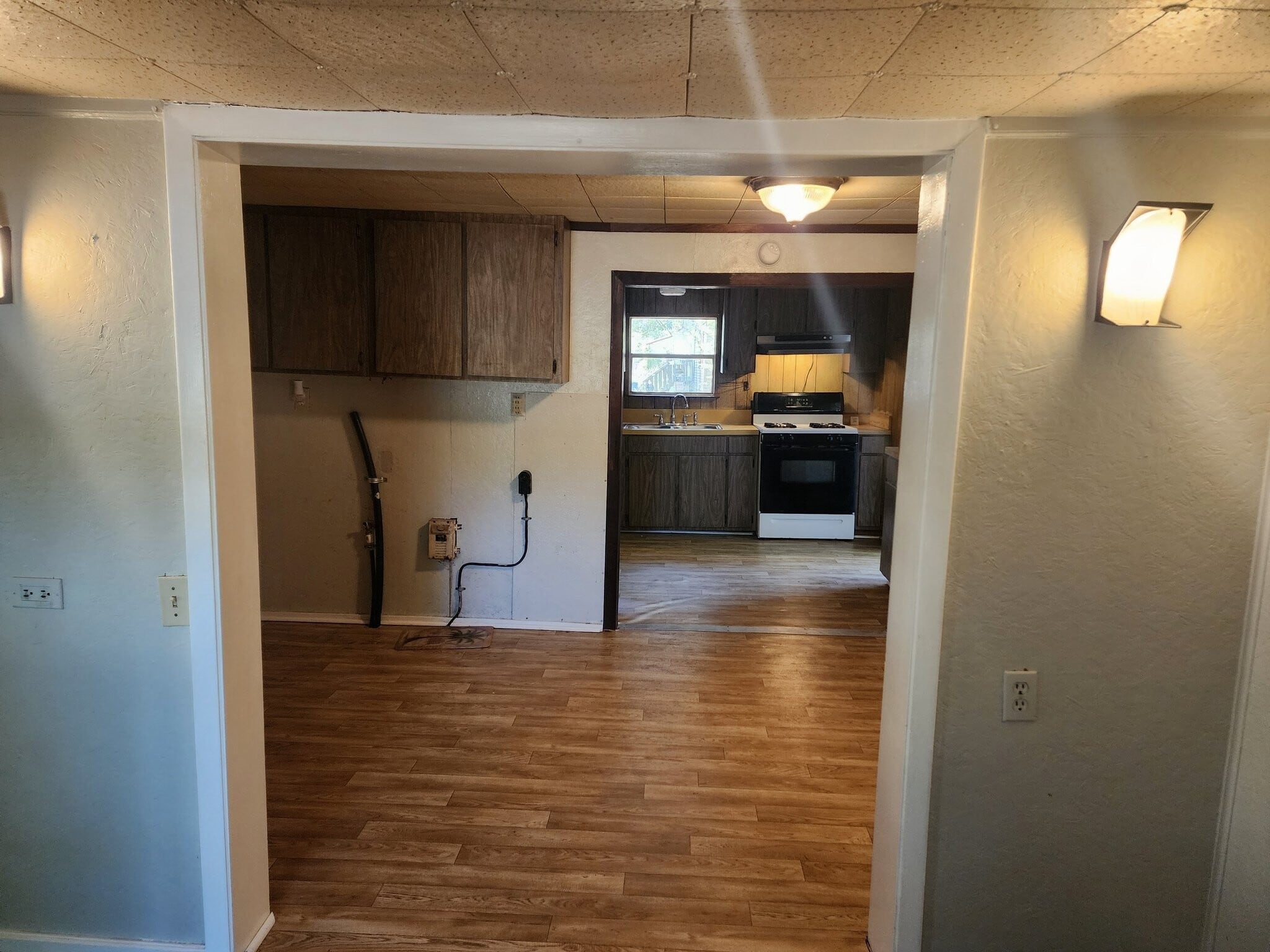 Building Photo - 5670 Lauramore Rd