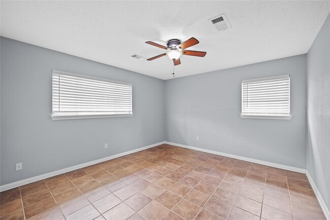 Building Photo - 12735 Memorial Dr