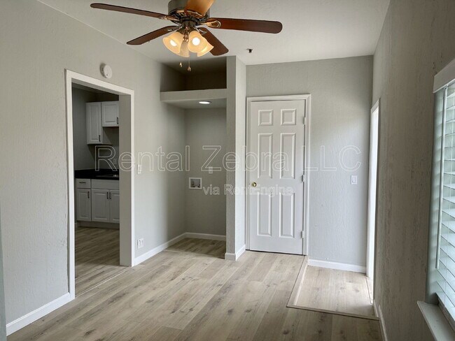 Building Photo - 343 Arlen Dr