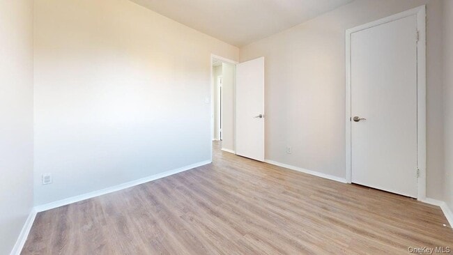 Building Photo - 110-41 62nd Dr