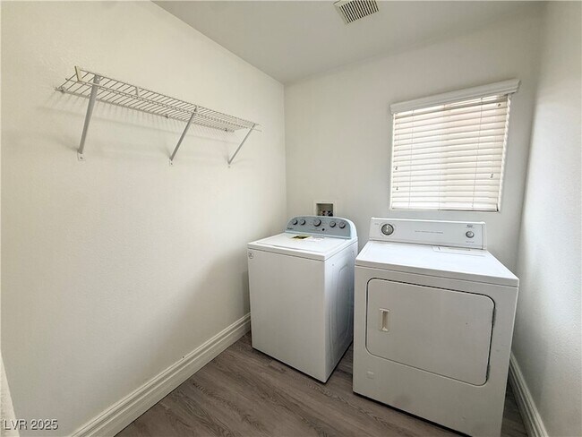 Building Photo - 9748 Waukegan Ave