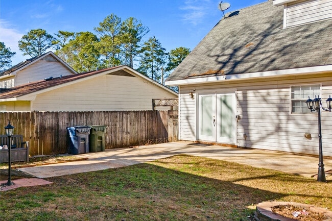 Building Photo - 810 Choctaw Ave