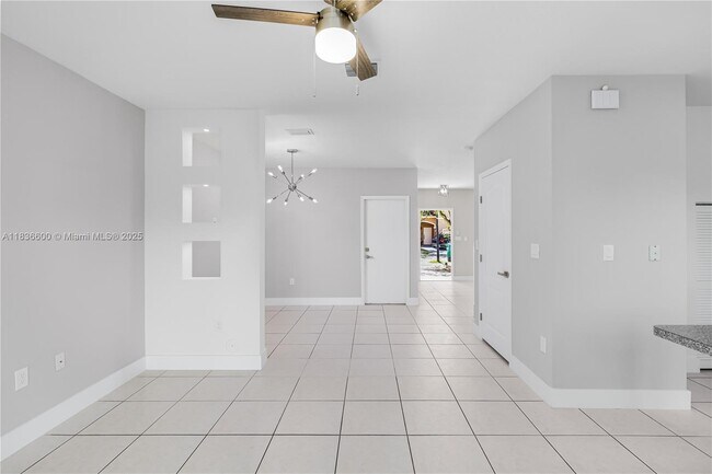 Building Photo - 942 SW 147th Ct