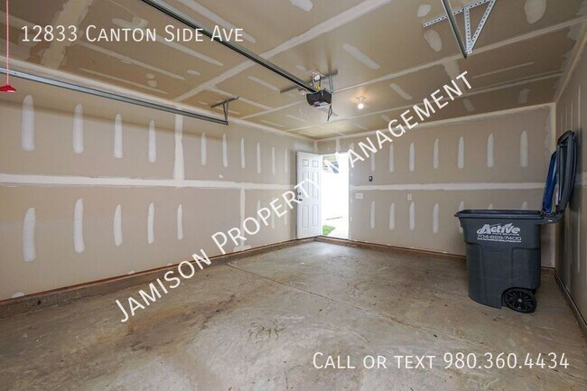 Building Photo - 12833 Canton Side Ave