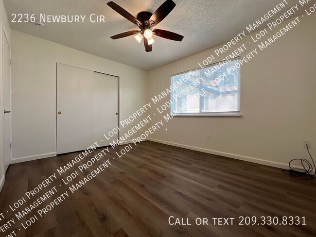 Building Photo - 2236 Newbury Cir