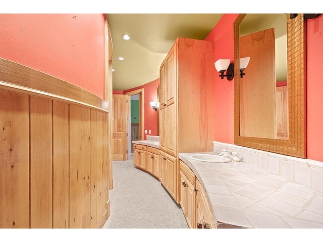 Building Photo - 1560 Bluff Creek Dr