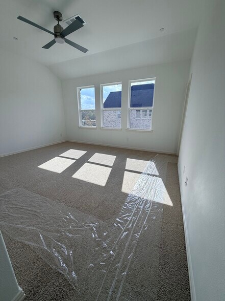 Master bedroom - 4809 Lunker St