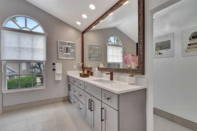 Building Photo - 5469 Grand Park Pl