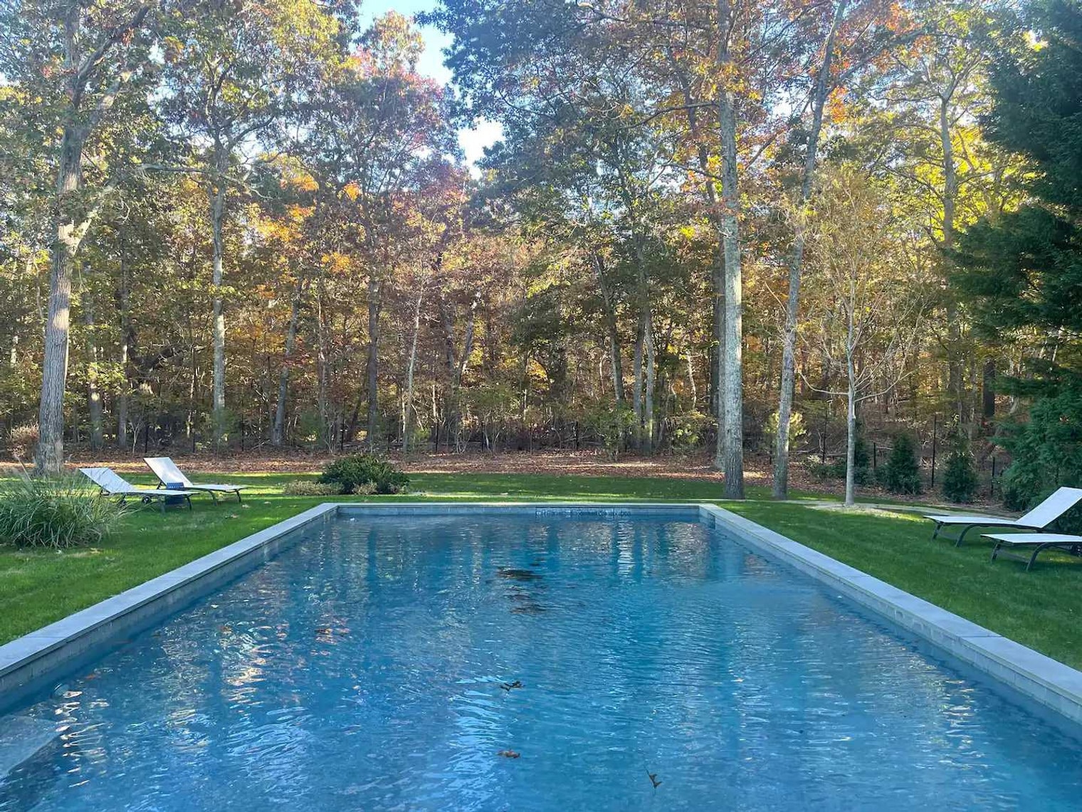 Building Photo - 19 Old School House Ln