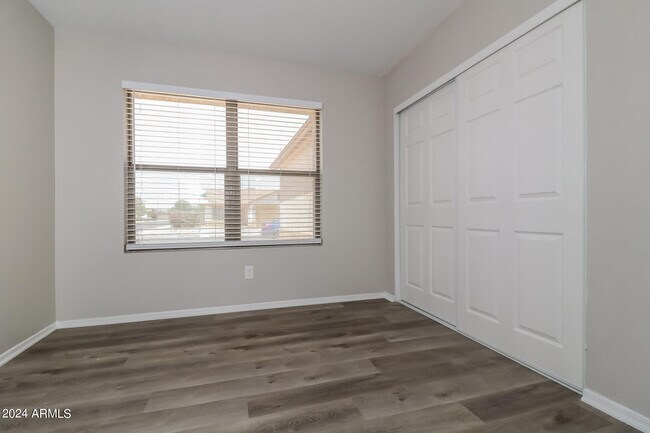 Building Photo - 11841 W Corrine Dr