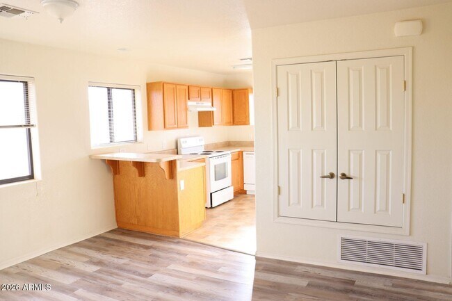 Building Photo - 4420 Buena Loma Way