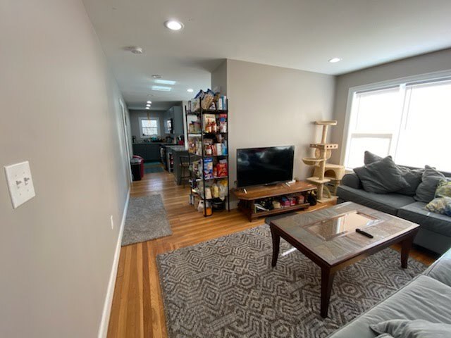 Building Photo - 63 Jastram St