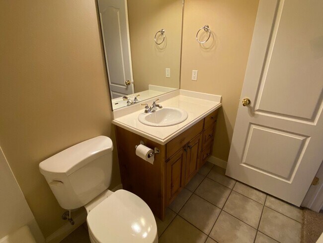 Building Photo - Half Price 1st Month! Beautiful 4 Bedroom 3.5 Bathroom Town Home In Logan