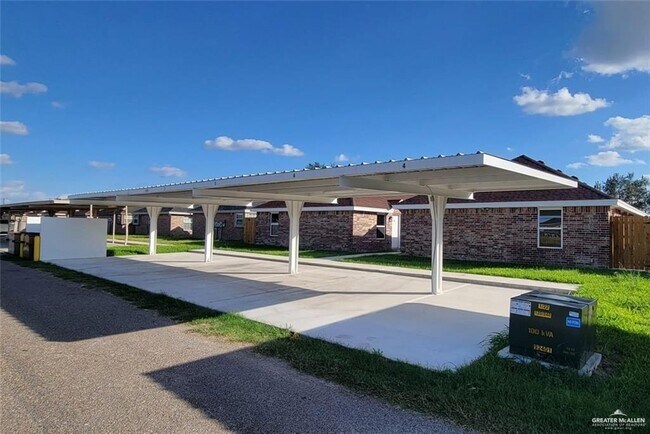 Building Photo - 1809 W Portales Dr