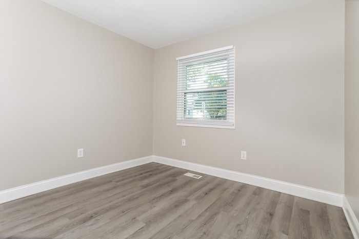 Building Photo - 990 Sheffield Dr