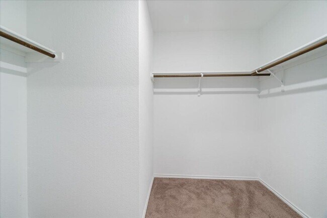 Building Photo - 1359 White Willow Dr