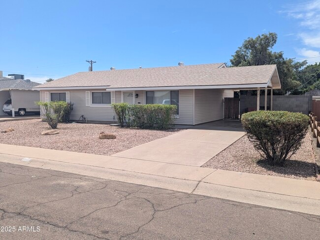 Building Photo - 8127 E Mitchell Dr
