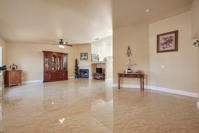 Building Photo - 45930 Las Colinas