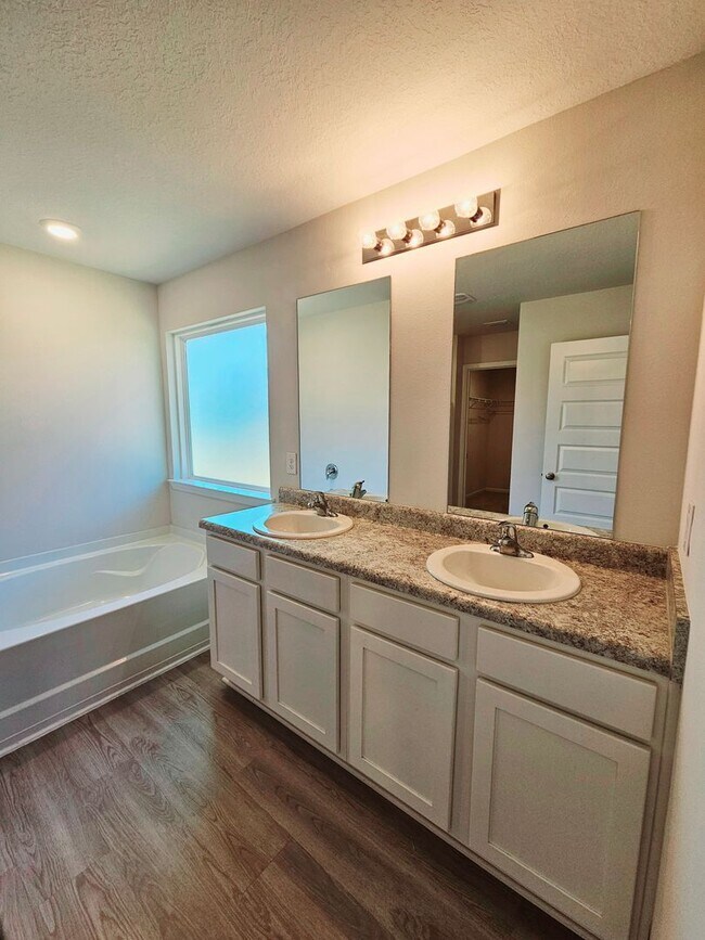 Building Photo - Spacious Modern Home w/Great Community Amenities! *1/2 OFF Security Deposit for A-D Military!*