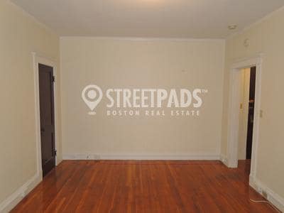 Building Photo - bedroom in Malden MA 02148