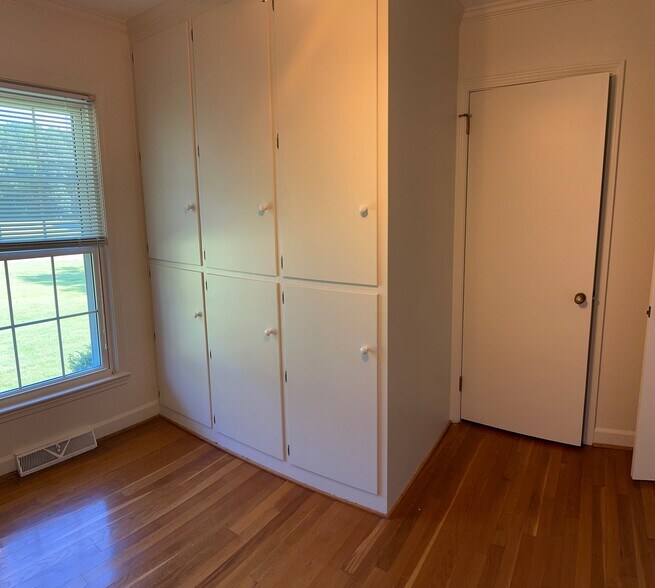 Bedroom 3 - 2133 Lincoln Rd