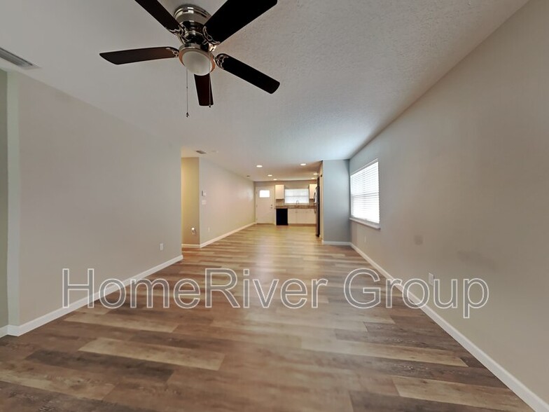 Building Photo - 915 Marlboro Dr