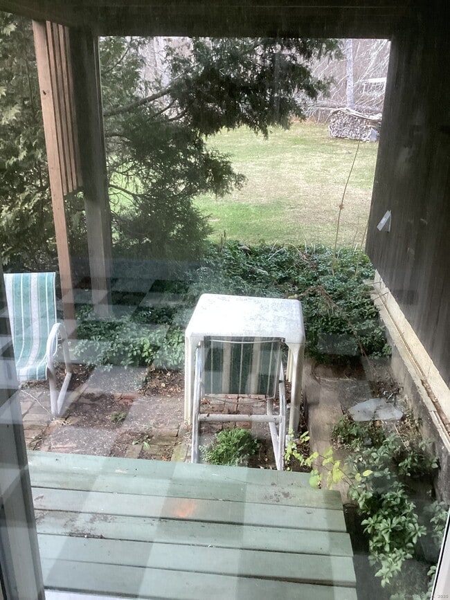 Building Photo - 40 Chestnut Hill Rd