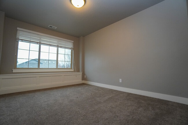 Building Photo - 2303 E Fratello St