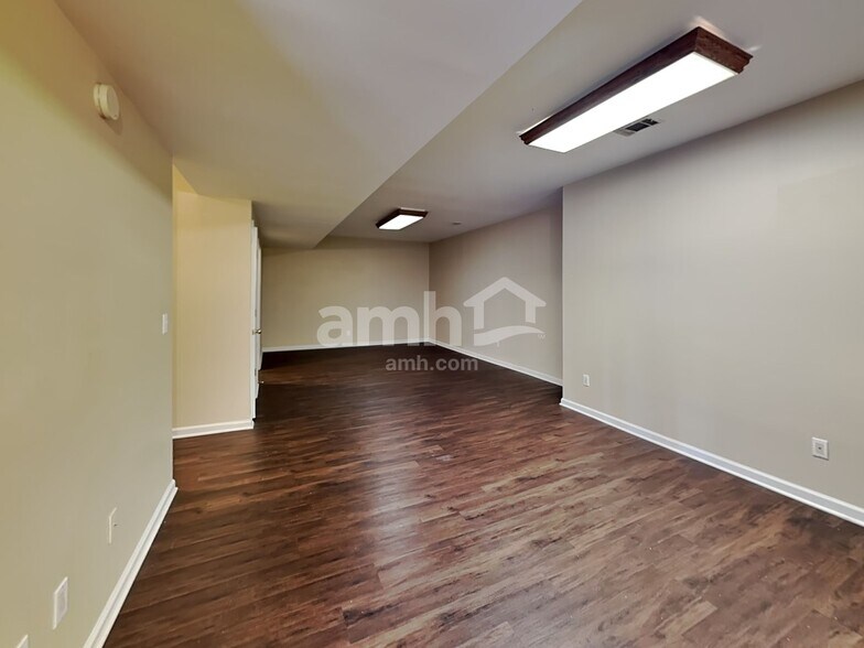 Building Photo - 6261 Sharpsburg Ct NW