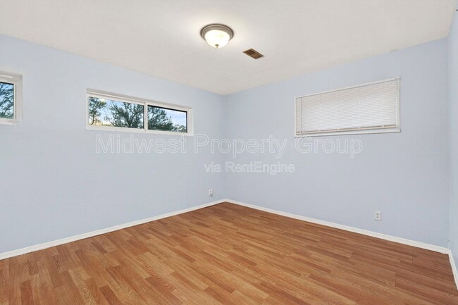 Building Photo - 5520 Holborn Dr