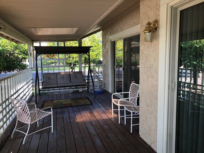 Building Photo - Available from May to November 2026!  Lovely Waterfront Home in 45+ Active Adult Resort Community...