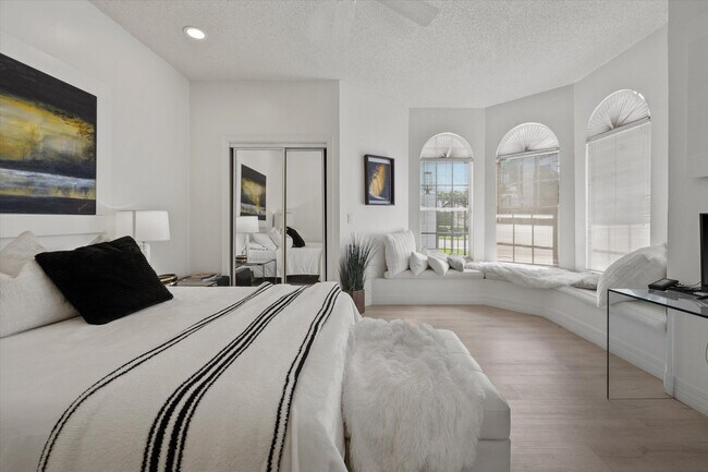 Building Photo - 2587 Muir Cir