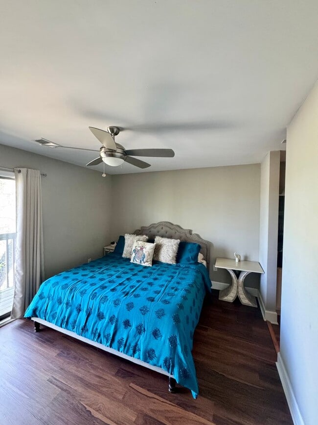 Building Photo - 226 Edgewater Ln