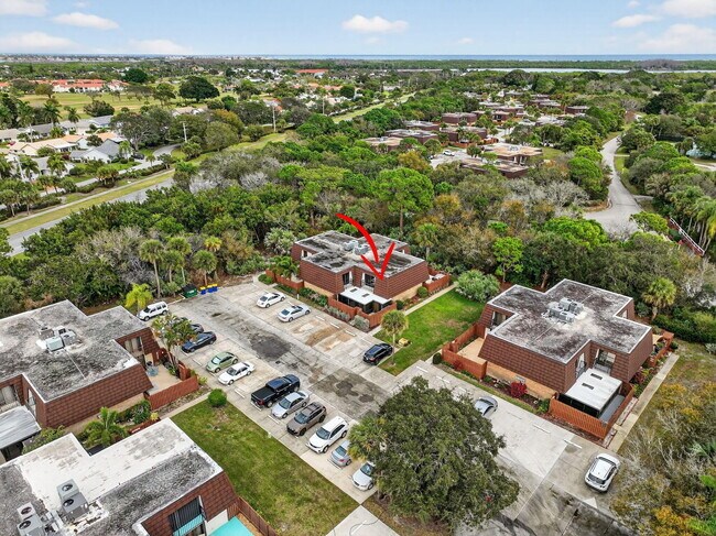 Building Photo - 5612 SE Riverboat Dr