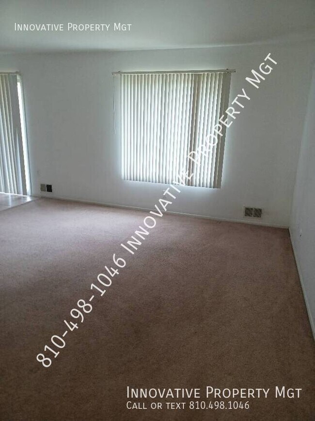 Building Photo - 6009 Holiday Gardens Dr