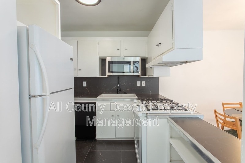 Building Photo - 46075 Ocotillo Dr