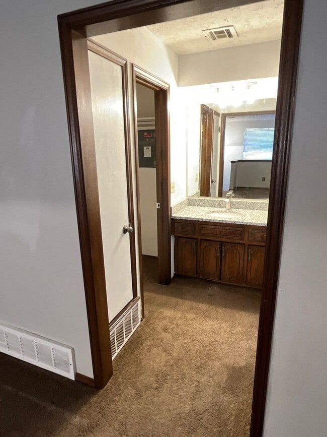 Building Photo - 1 Bed 1 Bath in Okc!