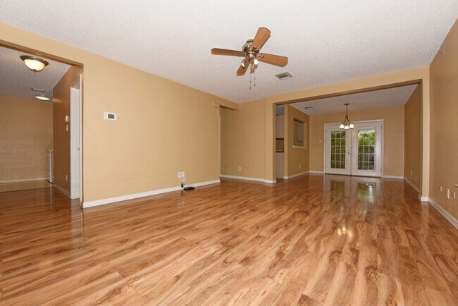 Building Photo - LARGE DECK  |  MATURE TREES  |  GREAT LOCA...