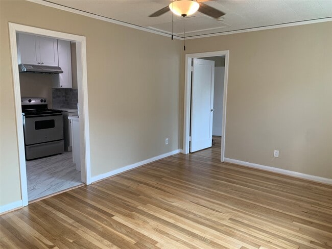 Building Photo - 307 Avondale St