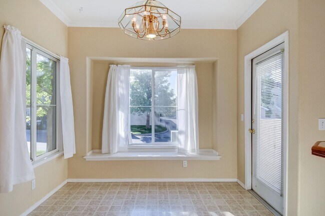 Building Photo - 3855 Strawberry Field Grove