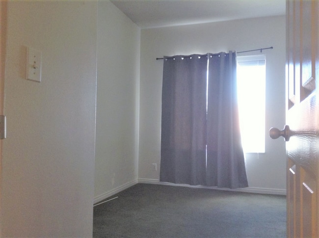 Building Photo - 1523 S 430 W